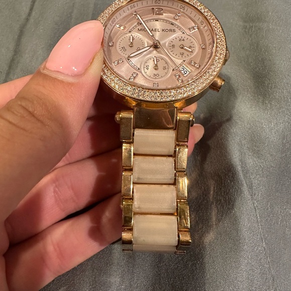 Michael kors watch - Picture 4 of 7